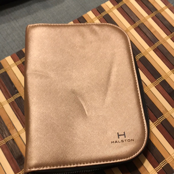 Halston makeup brushes carrying case never used - Picture 1 of 4